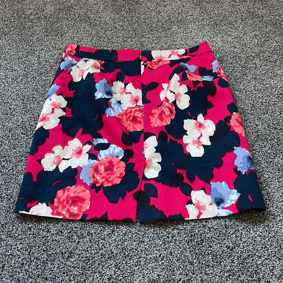 Jcrew floral pattern pencil skirt! - Picture 2 of 3